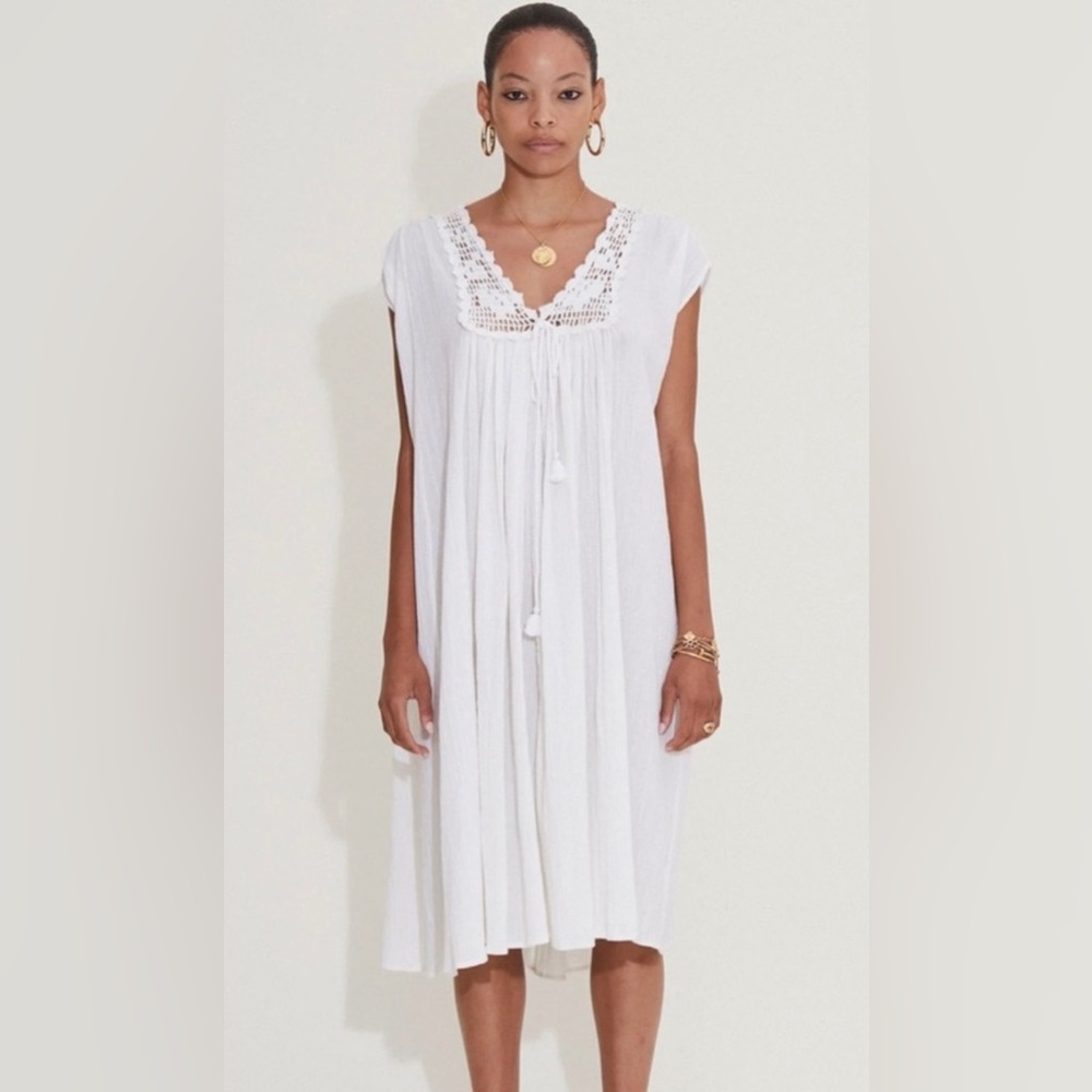 Suzie Kondi NWT V neck crochet dress